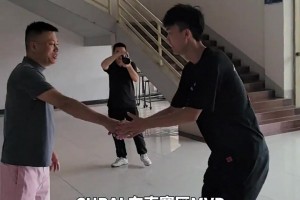 CUBAL東南賽區(qū)MVP，華僑大學(xué)張高銘回株洲探望恩師袁新輝。